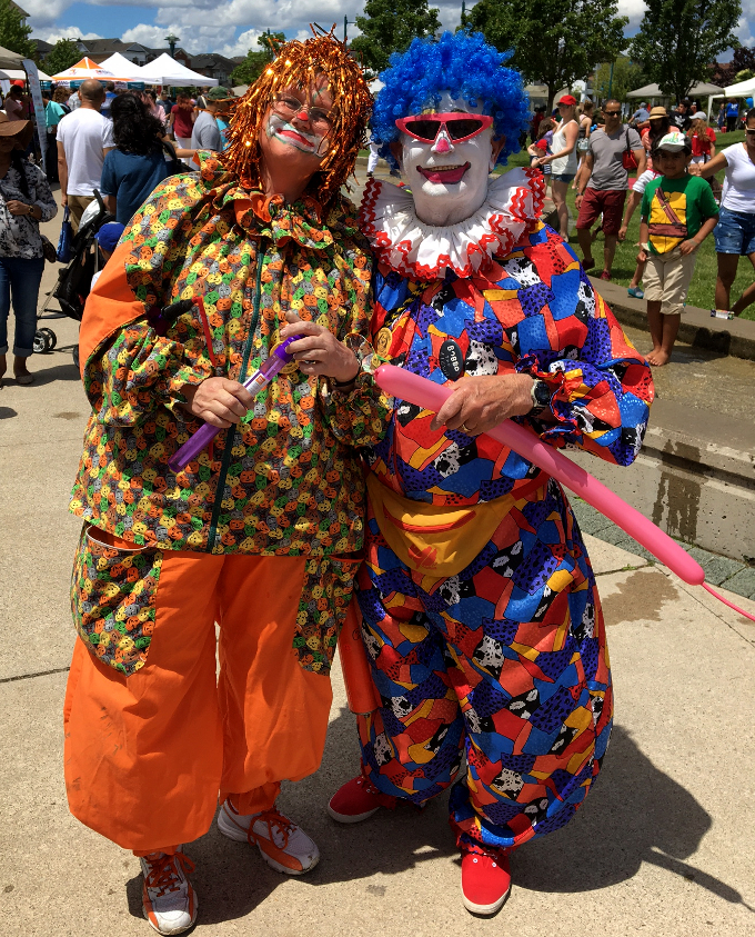 2017 Port Union Waterfront festival, Scarborough Corp of Clowns, Jill and Bobbo do some bubbles and balloons.